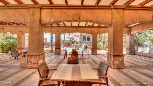4262 E MEADOWVIEW Drive, Gilbert, AZ 85298