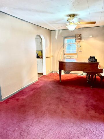 1822 W 7th Street, Muncie, IN 47302