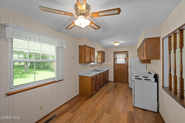 333 Danesmoor Road, Holland, OH 43528