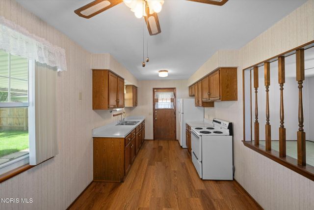 333 Danesmoor Road, Holland, OH 43528