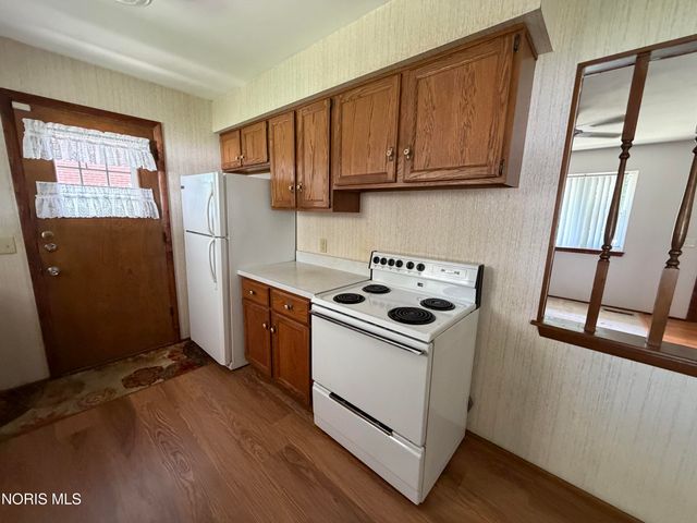 333 Danesmoor Road, Holland, OH 43528