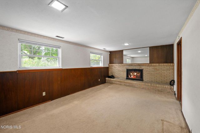 333 Danesmoor Road, Holland, OH 43528
