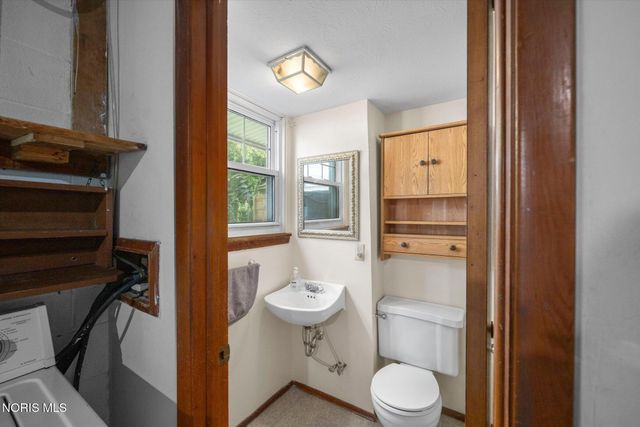 333 Danesmoor Road, Holland, OH 43528