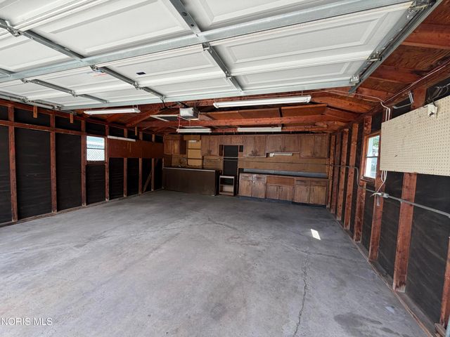 333 Danesmoor Road, Holland, OH 43528