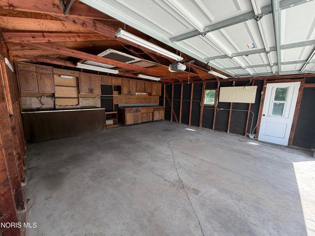 333 Danesmoor Road, Holland, OH 43528