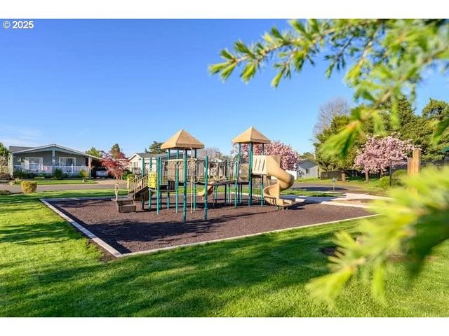 4155 Ne THREE MILE Ln 85, Mc Minnville, OR 97128