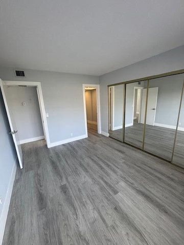 315 Circle Drive S 102, Boynton Beach, FL 33435