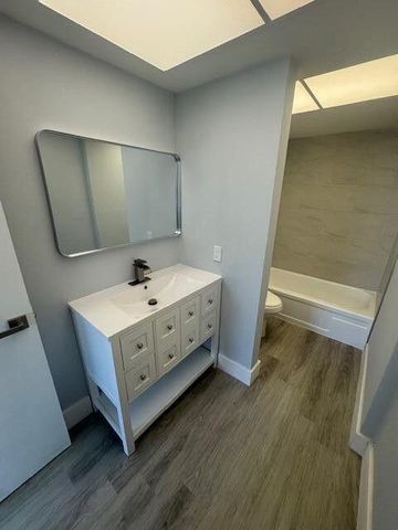 315 Circle Drive S 102, Boynton Beach, FL 33435