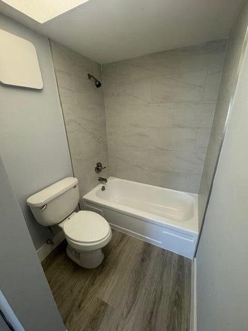 315 Circle Drive S 102, Boynton Beach, FL 33435