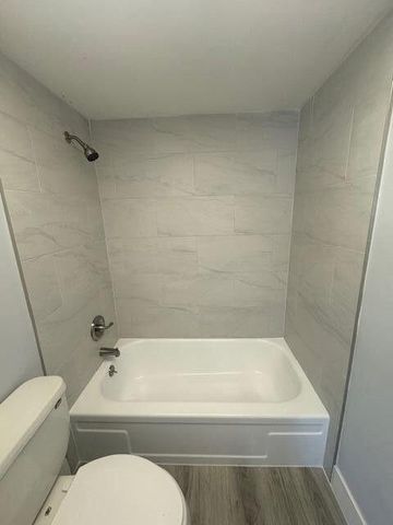 315 Circle Drive S 102, Boynton Beach, FL 33435