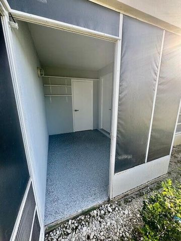 315 Circle Drive S 102, Boynton Beach, FL 33435