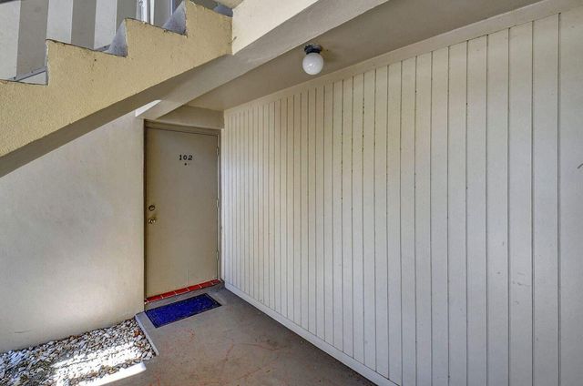 315 Circle Drive S 102, Boynton Beach, FL 33435