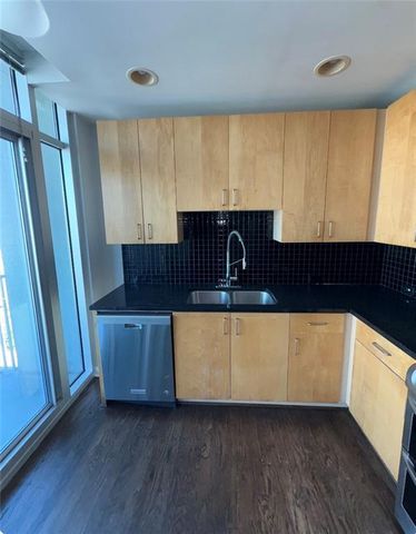 250 Pharr NE NE Roads 1801, Atlanta, GA 30305