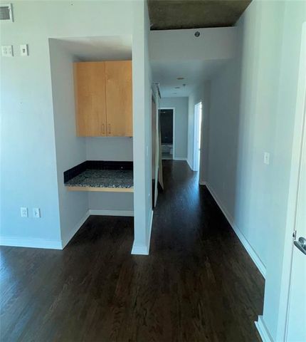 250 Pharr NE NE Roads 1801, Atlanta, GA 30305