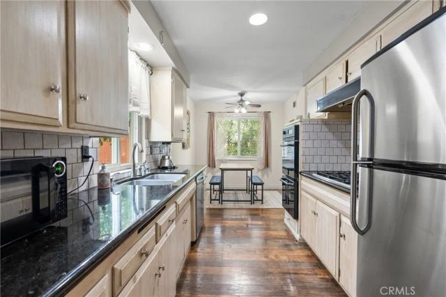 9558 Swinton, North Hills, CA 91343