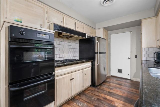 9558 Swinton, North Hills, CA 91343