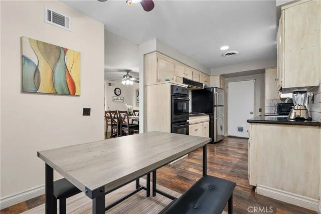 9558 Swinton, North Hills, CA 91343