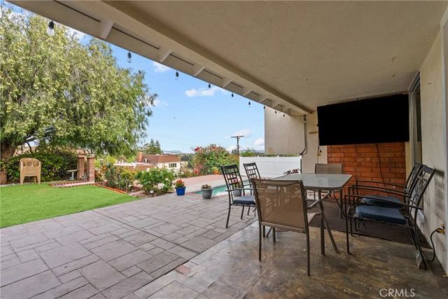 9558 Swinton, North Hills, CA 91343