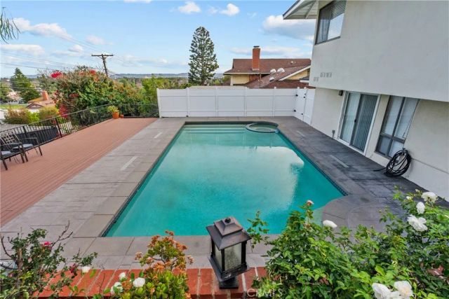 9558 Swinton, North Hills, CA 91343