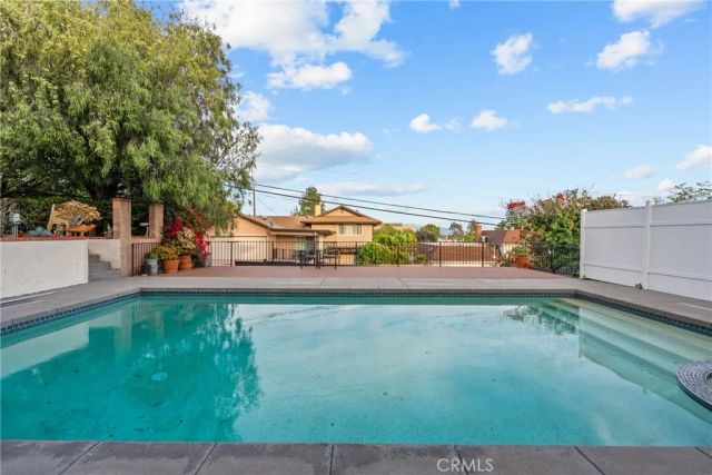 9558 Swinton, North Hills, CA 91343