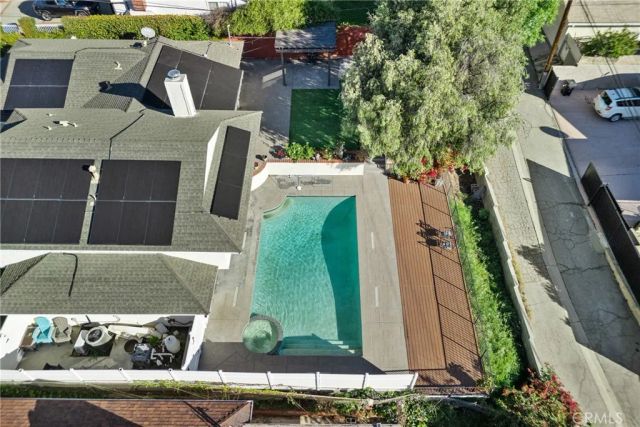 9558 Swinton, North Hills, CA 91343