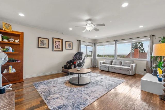 9558 Swinton, North Hills, CA 91343