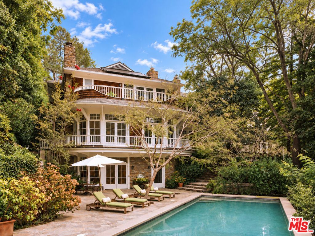 2041 Mandeville Canyon Road, Los Angeles, CA 90049 — exterior