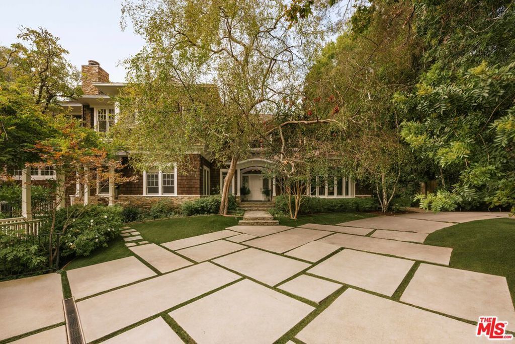 2041 Mandeville Canyon Road, Los Angeles, CA 90049 — photo 4