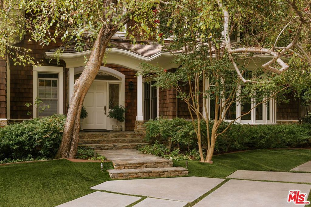 2041 Mandeville Canyon Road, Los Angeles, CA 90049 — photo 5