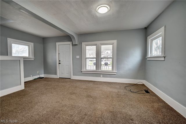 994 Perry Avenue, Barberton, OH 44203