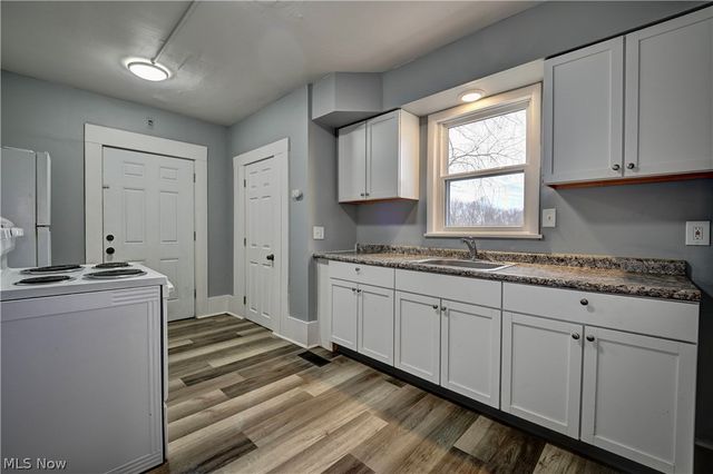 994 Perry Avenue, Barberton, OH 44203