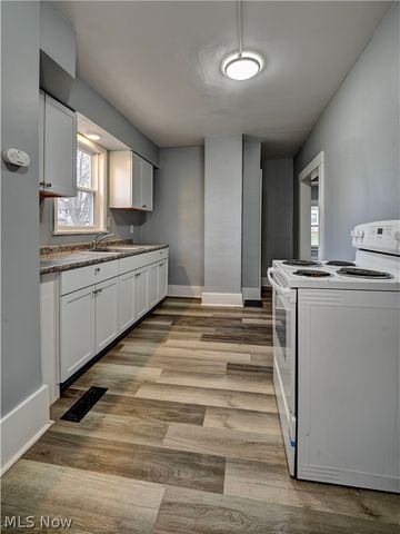 994 Perry Avenue, Barberton, OH 44203