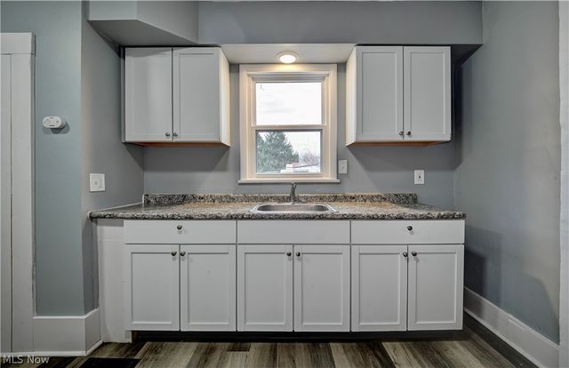 994 Perry Avenue, Barberton, OH 44203