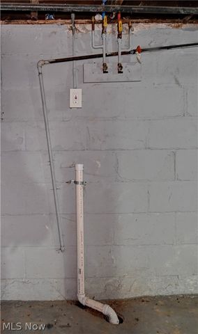 994 Perry Avenue, Barberton, OH 44203