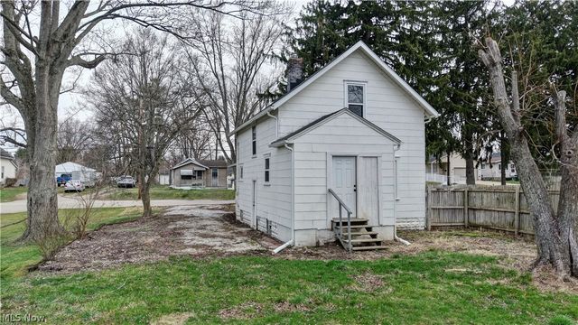 994 Perry Avenue, Barberton, OH 44203