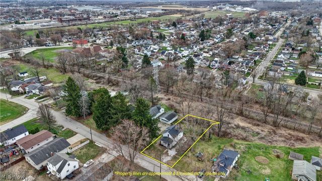 994 Perry Avenue, Barberton, OH 44203