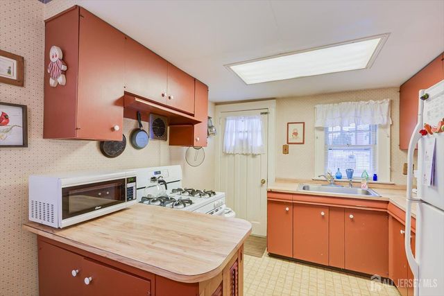 226 University Avenue, Metuchen, NJ 08840