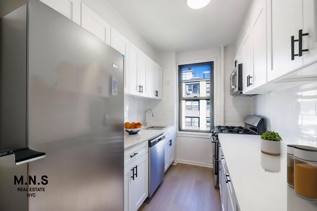 9851 64th Ave Apt 6C, New York City, NY 11374