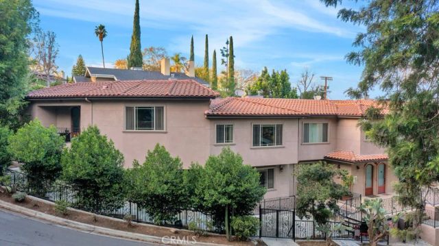 11145 Sunshine Terrace 106, Studio City, CA 91604