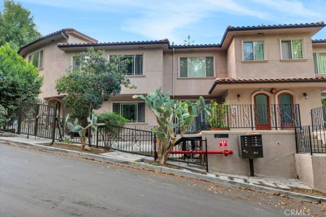 11145 Sunshine Terrace 106, Studio City, CA 91604