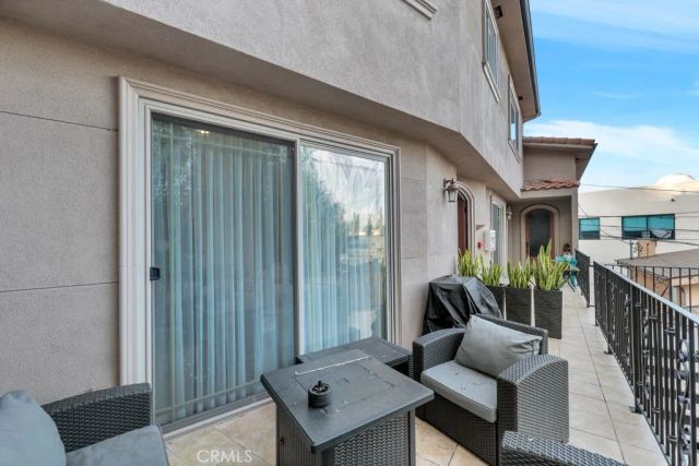 11145 Sunshine Terrace 106, Studio City, CA 91604
