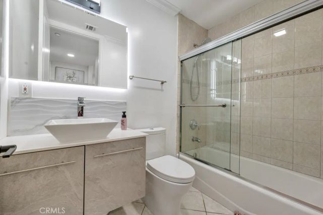 11145 Sunshine Terrace 106, Studio City, CA 91604