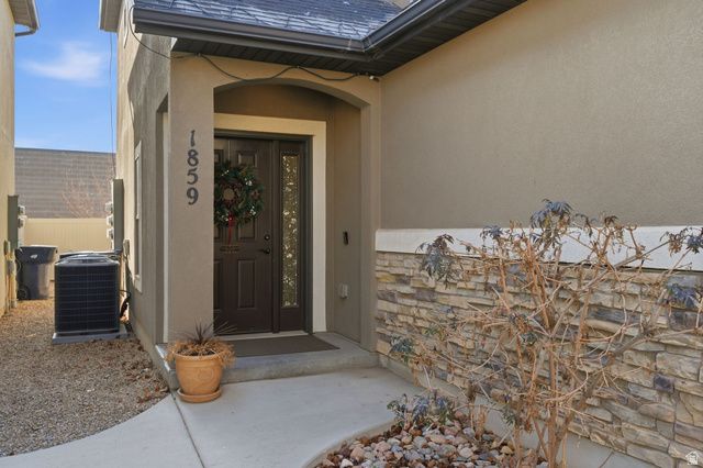 1859 W 2300 S, Woods Cross, UT 84087