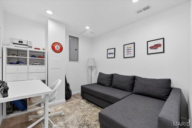 1281 Harvester Drive, Chesterfield, MO 63005