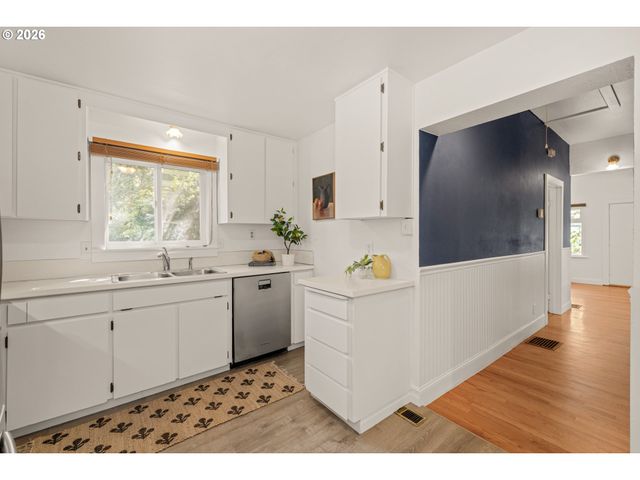 1625 Se UMATILLA St, Portland, OR 97202