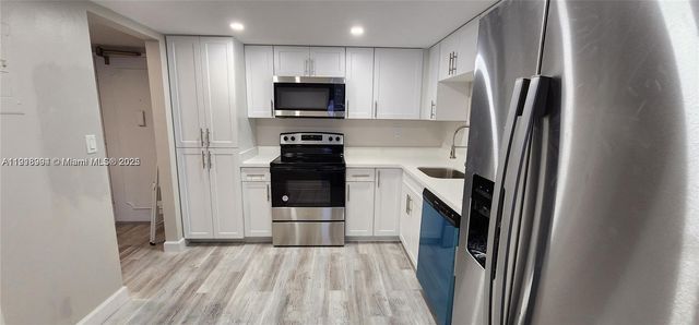 18021 Biscayne Blvd 903, Aventura, FL 33160