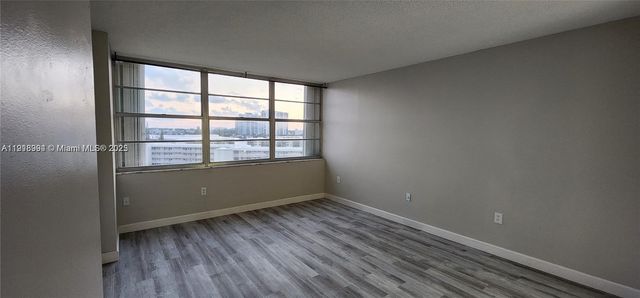 18021 Biscayne Blvd 903, Aventura, FL 33160