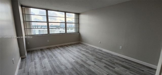 18021 Biscayne Blvd 903, Aventura, FL 33160