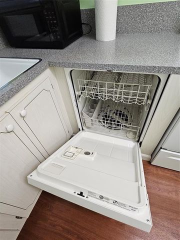 580 Egret Drive 310, Hallandale Beach, FL 33009