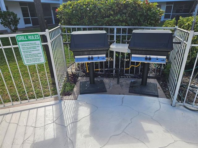 580 Egret Drive 310, Hallandale Beach, FL 33009